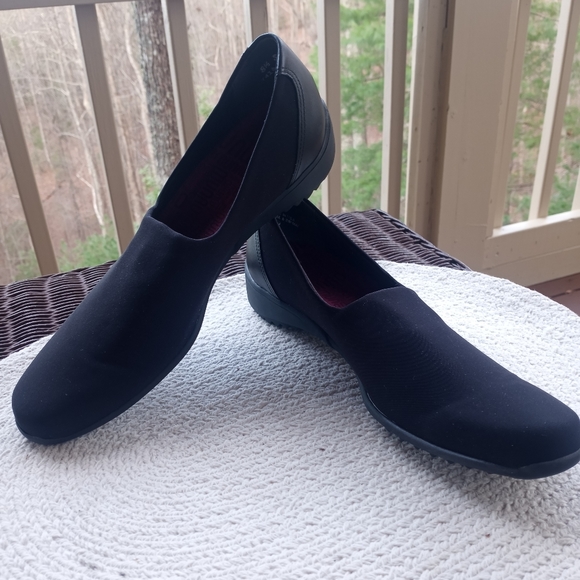 Munro "Traveler" Loafers - Picture 2 of 15